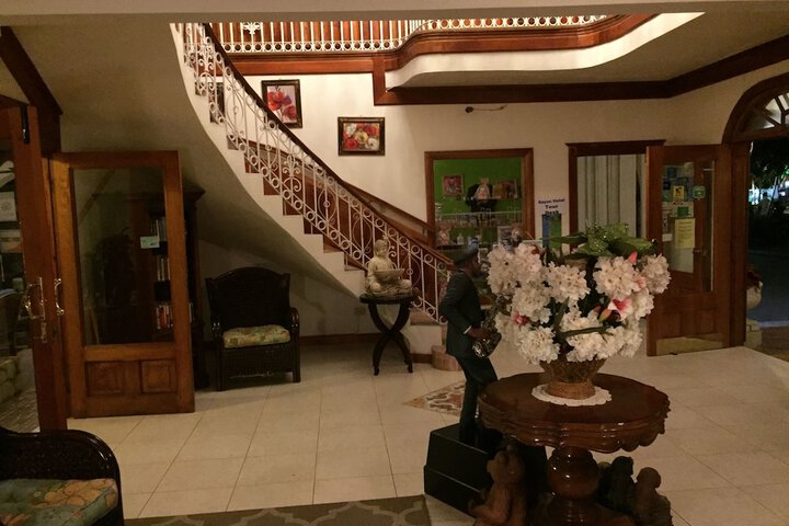 Hotel 2 of 162