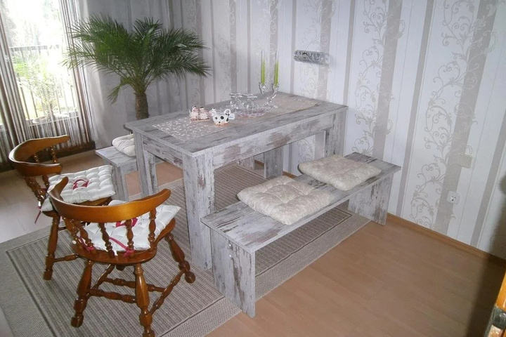Room 4 of 13