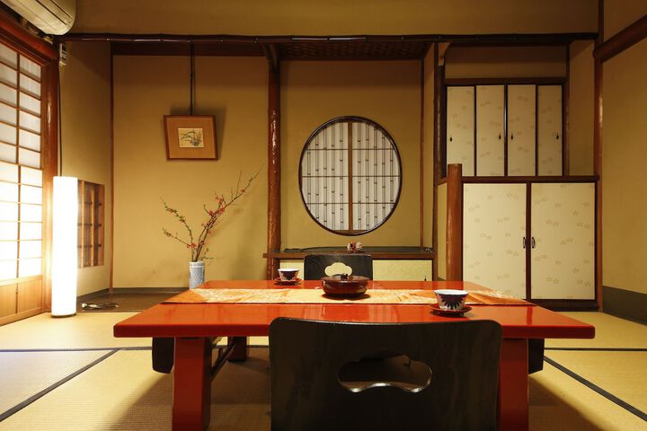Room 8 of 36