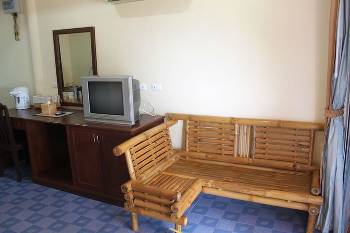 Room 38 of 49