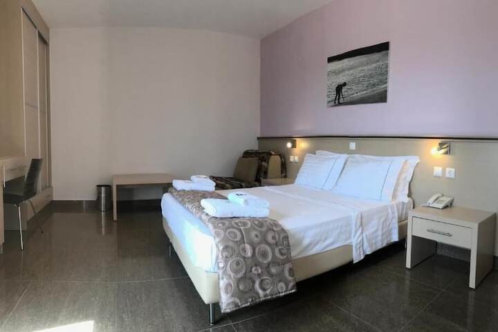 Room 4 of 74