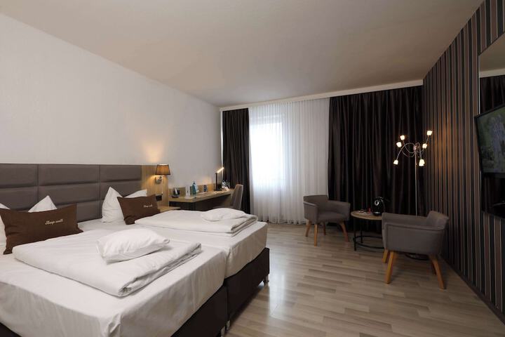 Room 18 of 101
