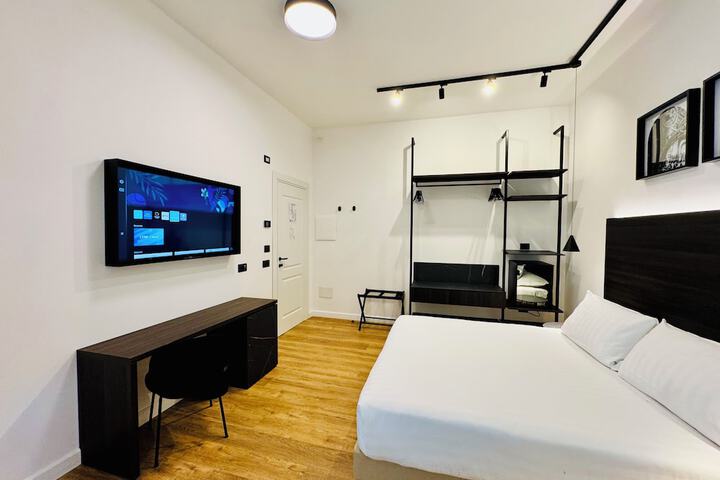 Room 15 of 33