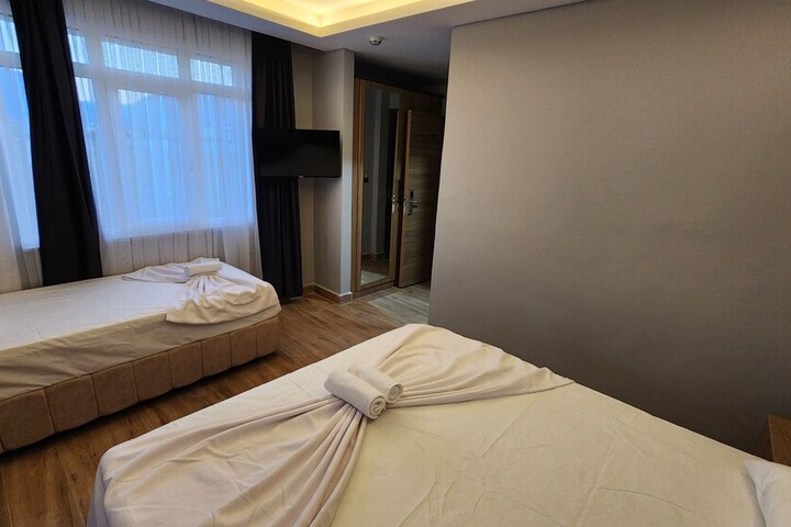 Room 3 of 18