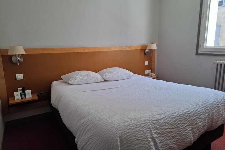 Room 5 of 20