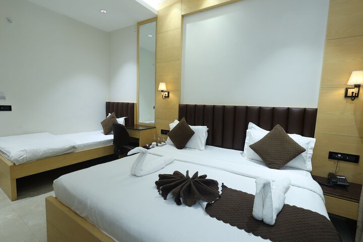 Room 15 of 136