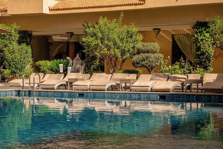 Pool 38 of 60