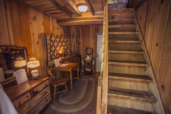 Room 9 of 137