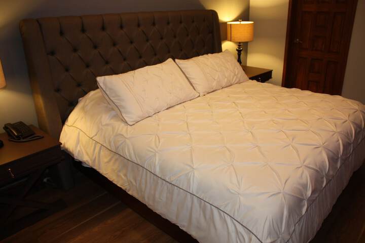 Room 5 of 80