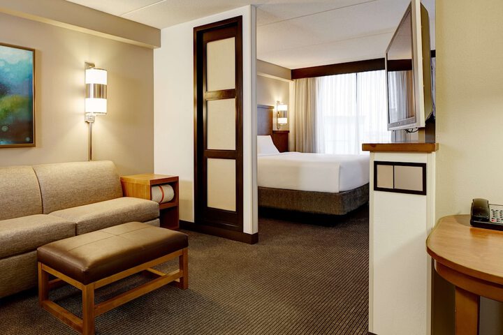 Room 10 of 60