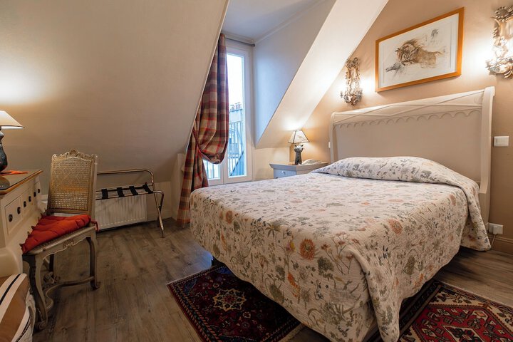 Room 2 of 23
