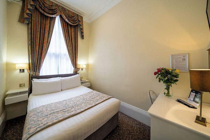 Room 45 of 128
