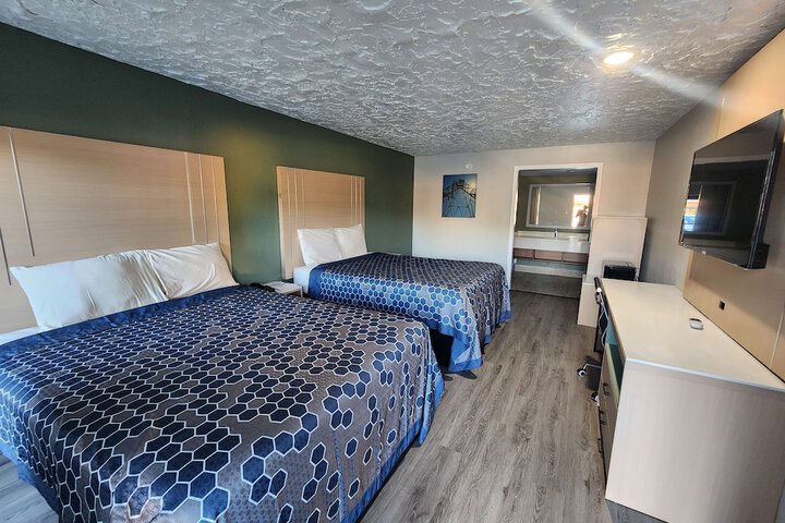 2 Queen Beds (4 of 7)