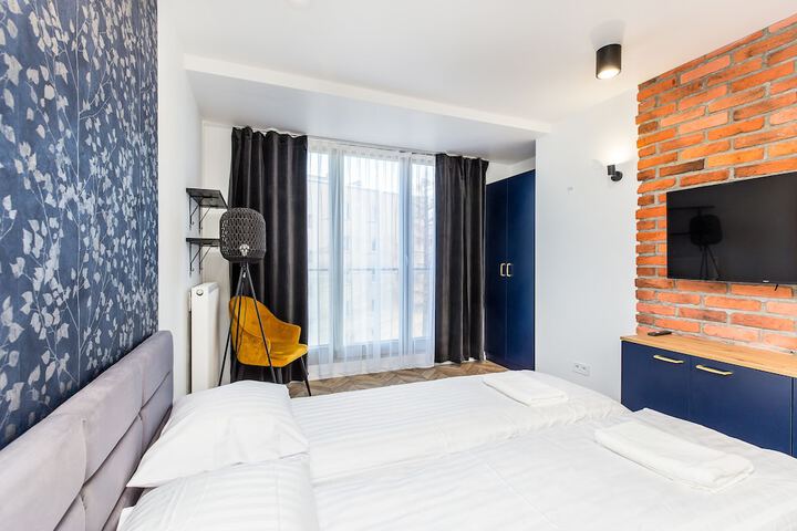 Room 33 of 111