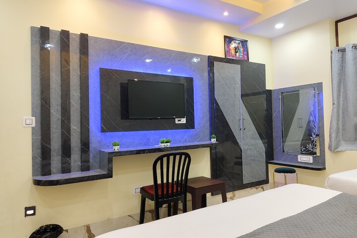 Room 16 of 48