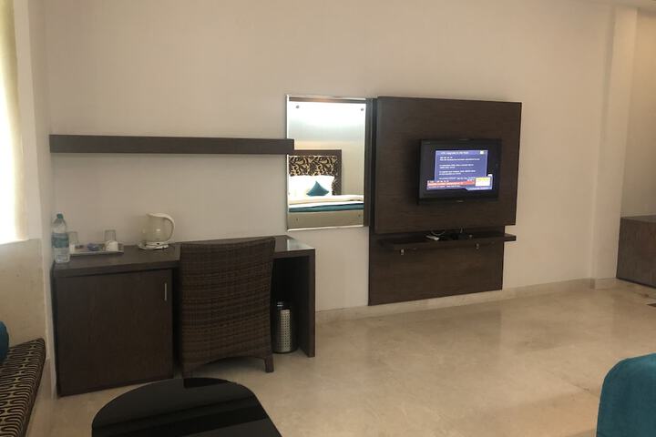 Room 18 of 61