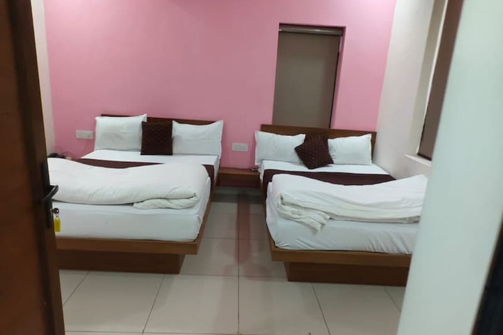 Room 5 of 14