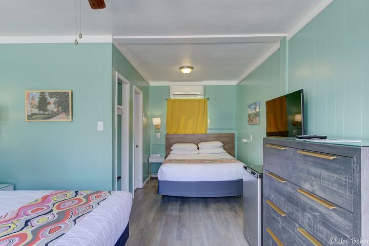 Classic Room 2 Queen Beds (7 of 12)