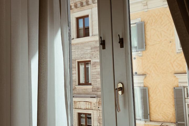 Room 16 of 42