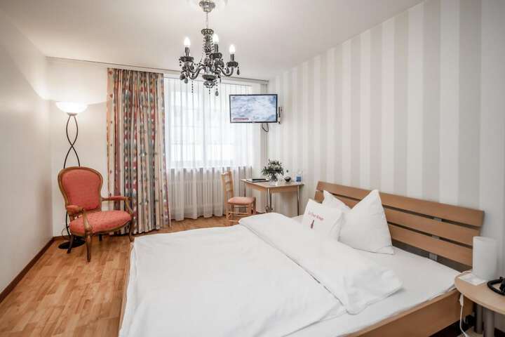 Room 18 of 46