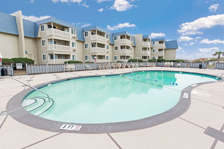 Pool 90 of 109