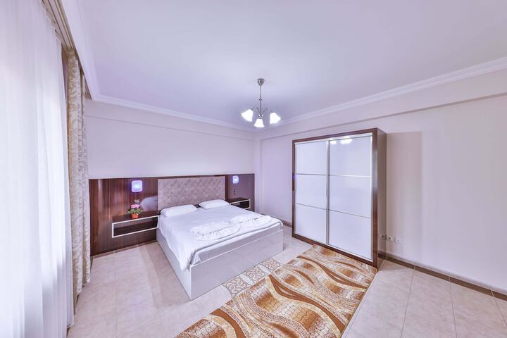 Room 8 of 53