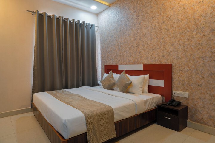 Room 13 of 40