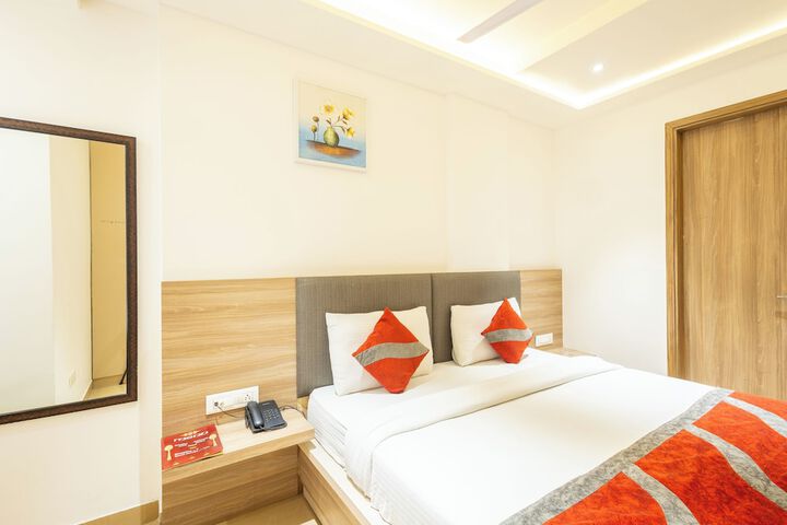 Room 4 of 30