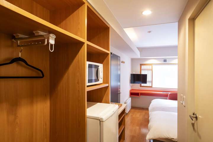 Room 18 of 32