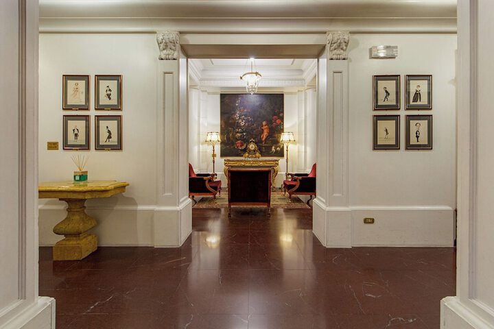 Entrance & Lobby