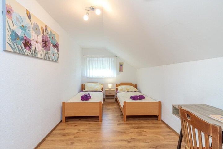 Room 5 of 46