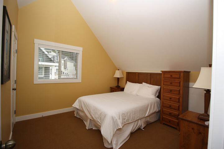 Room 44 of 543