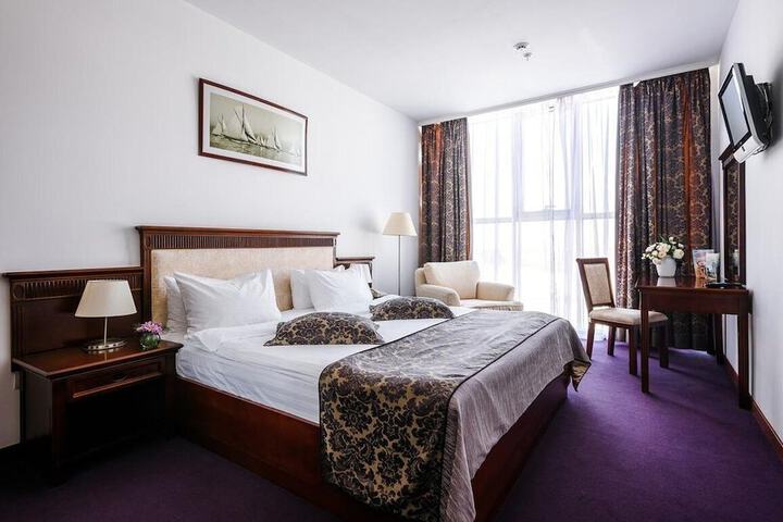 Room 10 of 61