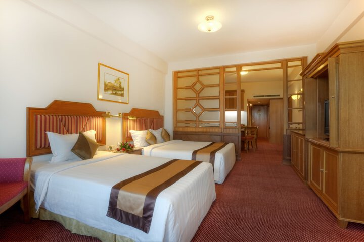 Room 6 of 35