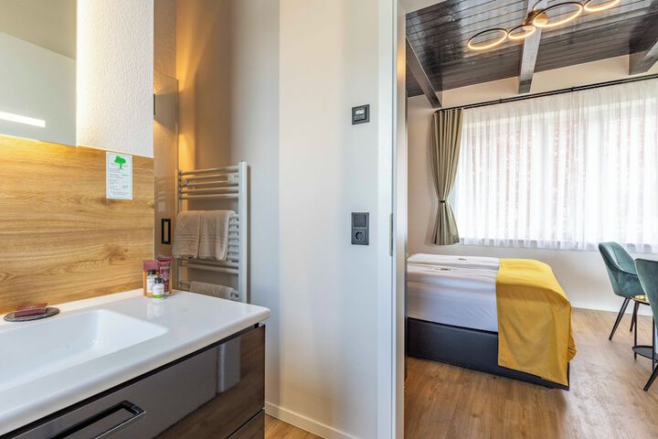 Room 54 of 66