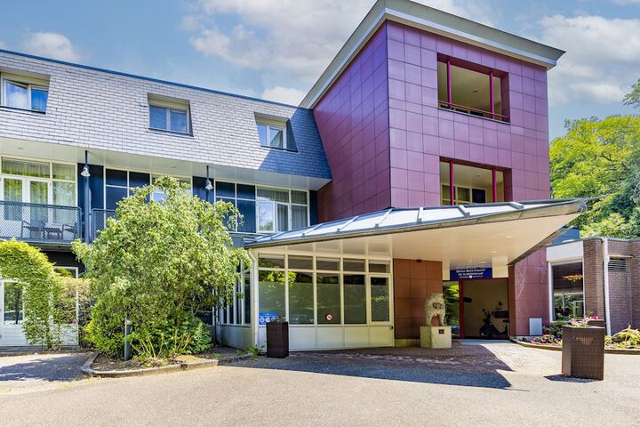 Hotel Entry