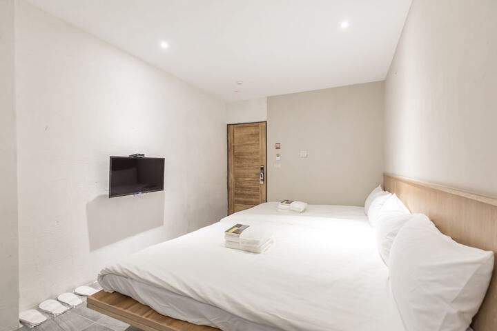 Room 15 of 99