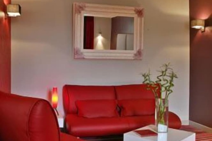 Room 12 of 34