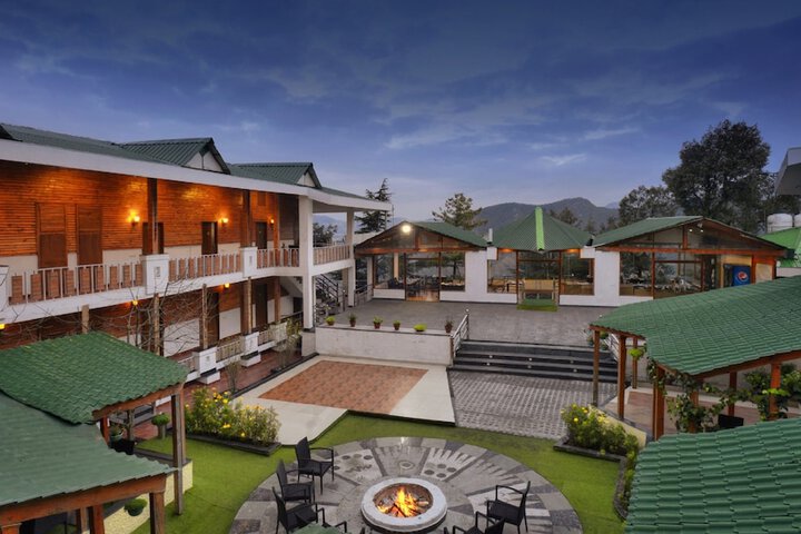 Sundeck 38 of 44