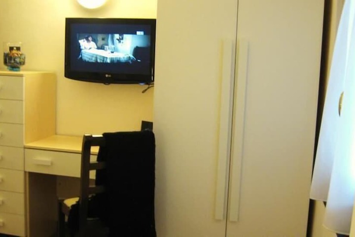 Room 15 of 63