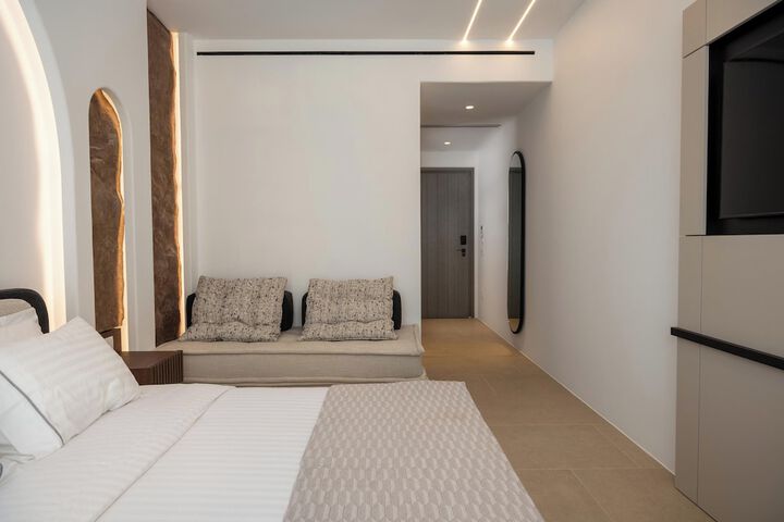 Room 34 of 144