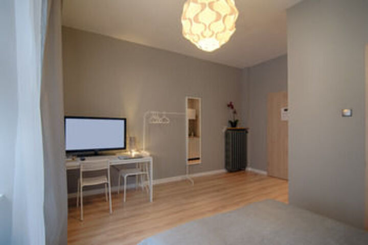 Room 11 of 14