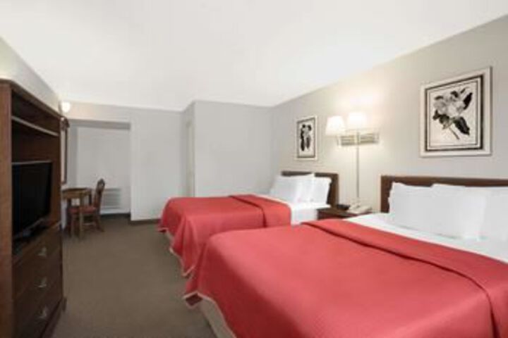 Room 10 of 36