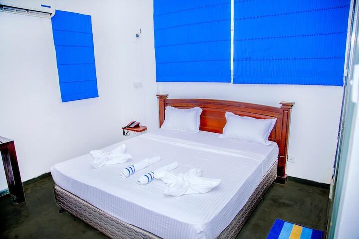 Room 10 of 30