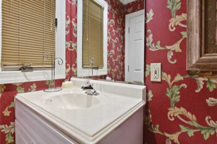 Room 9 of 43