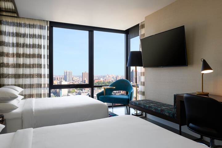 Room 10 of 42