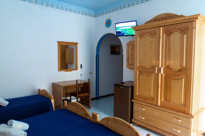 Room 20 of 107