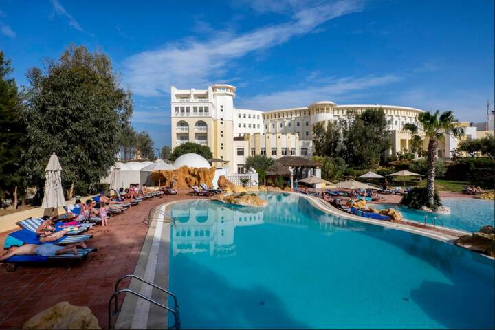 Hotel Pool