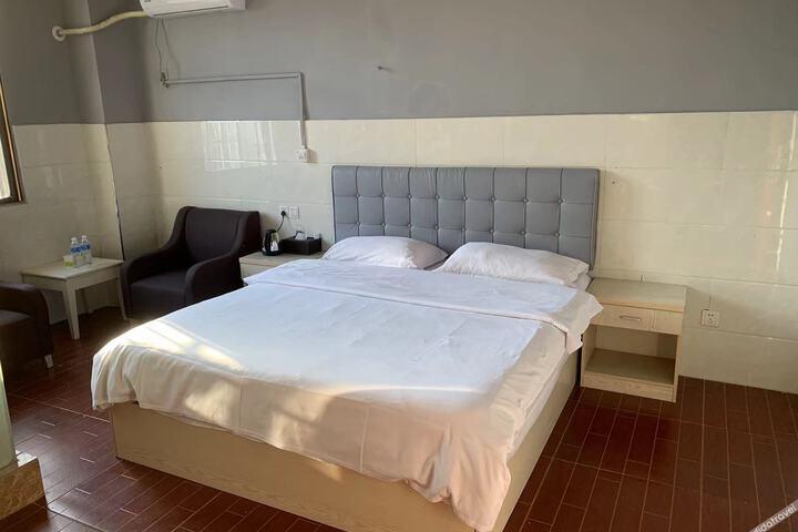 Rainbow 24 Hours Hotel (Teachers College)
