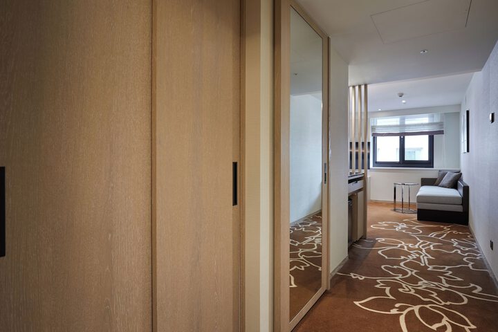 Room 53 of 121